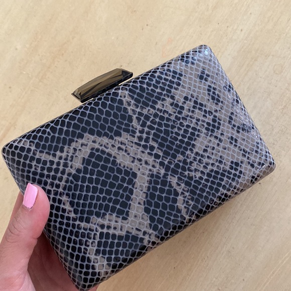 Manoukian snakeskin box clutch - Picture 4 of 11